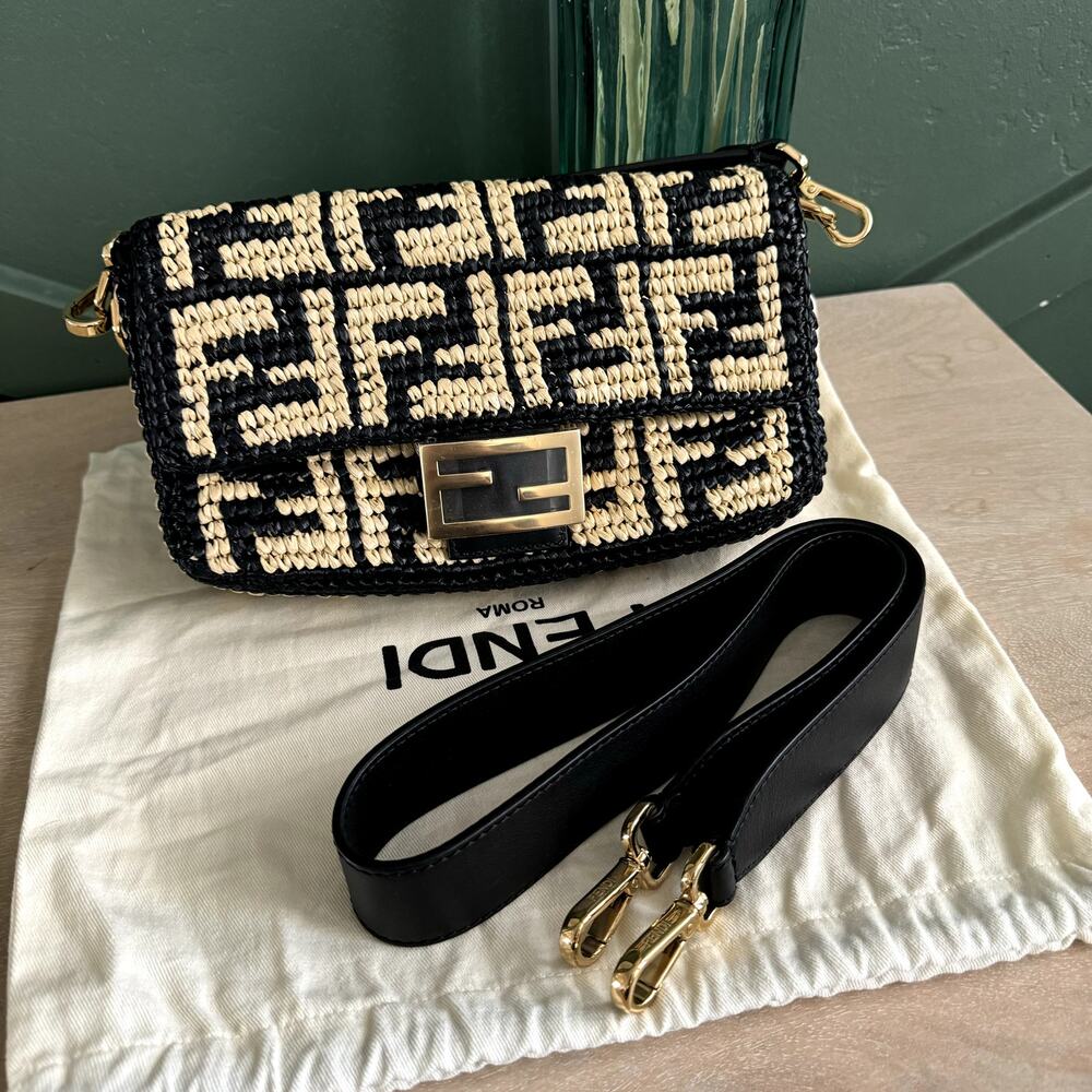 NEW Fendi Raffia Vitello Grace FF Crochet Baguette Natural Black Crossbody Bag - Picture 5 of 14
